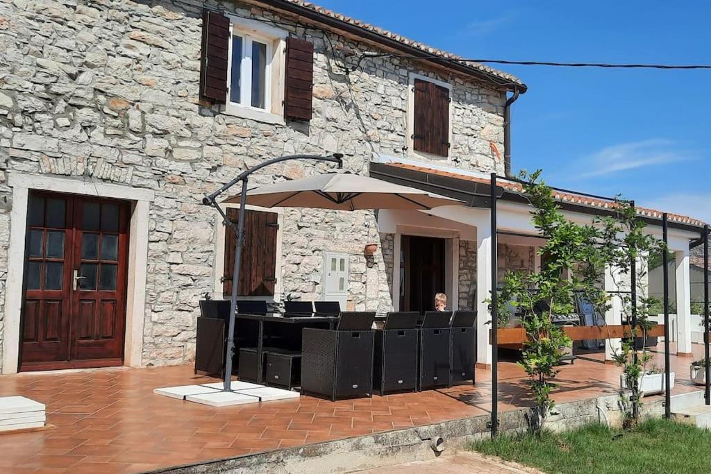 Holiday Home For 8 People, Pool + Sea View Vilanija Экстерьер фото